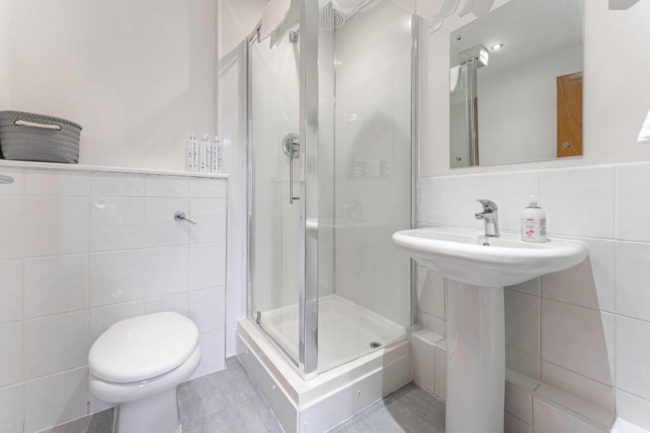 كوفنتري Jkg Property Solutions Presents Cosy City Apartment المظهر الخارجي الصورة